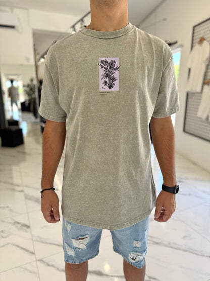 Remera oversize gastada verde “Green House”