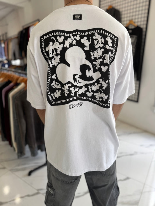 Remera oversize blanca “Mouse”