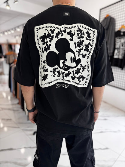 Remera oversize negra “Mouse”