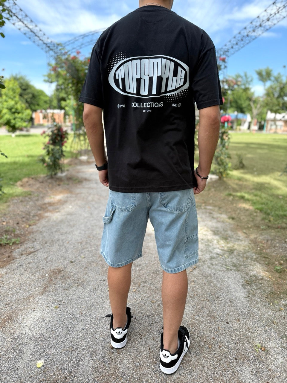 Remera oversize negra "TOP STYLE"