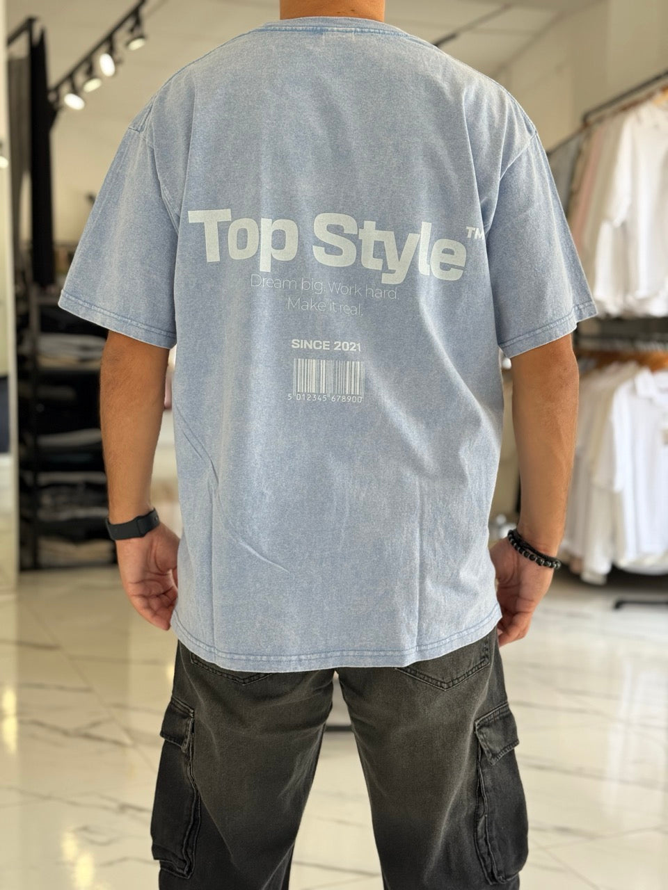 Remera oversize gastada "Dream Big"