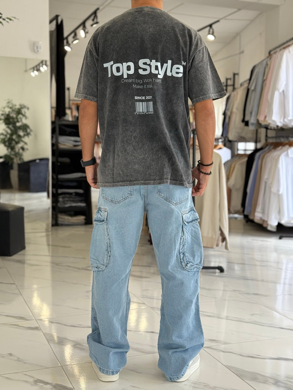 Remera oversize gastada "Dream Big"