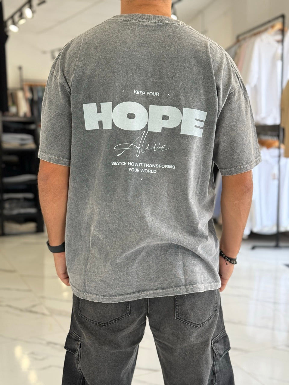 Remera oversize gastada "Hope"