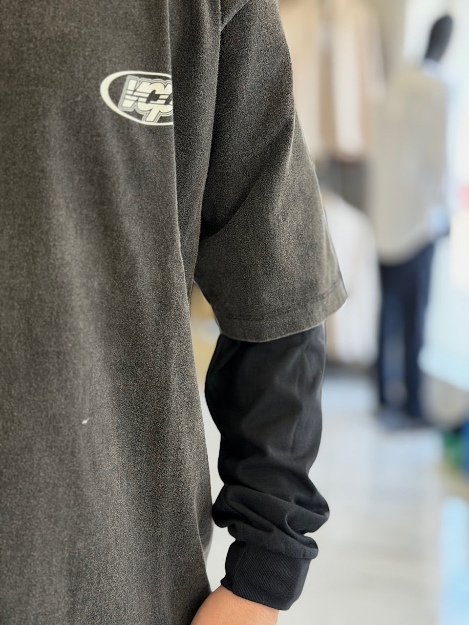 Remera manga larga "SAV"