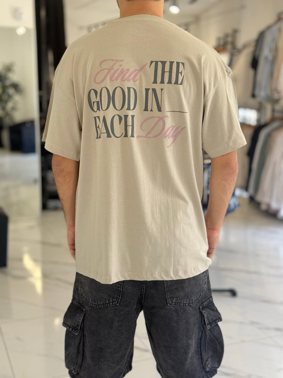 Remera oversize "Find Day"