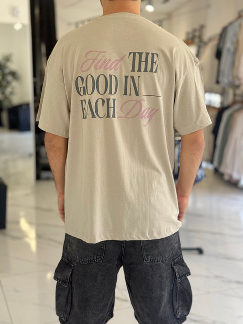 Remera oversize "Find Day"