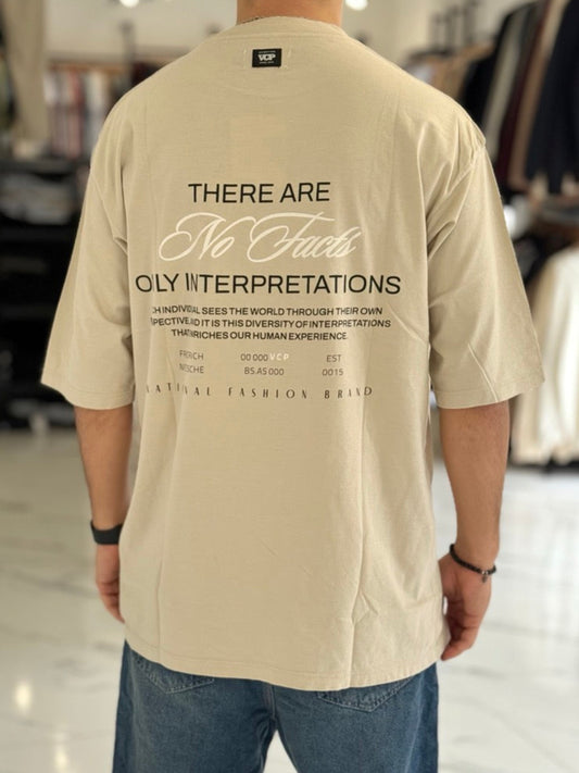 Remera oversize “No Facts”