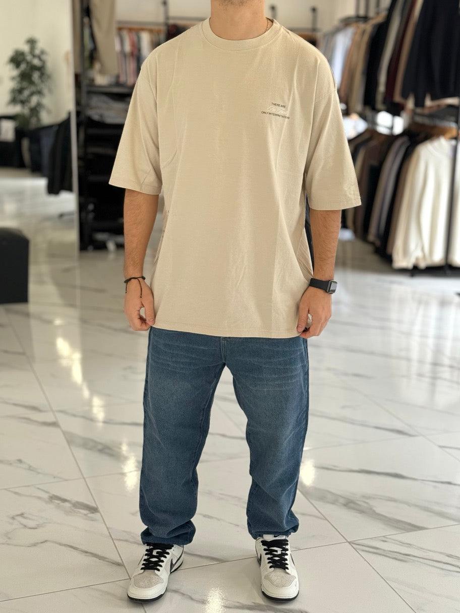 Remera oversize “No Facts”