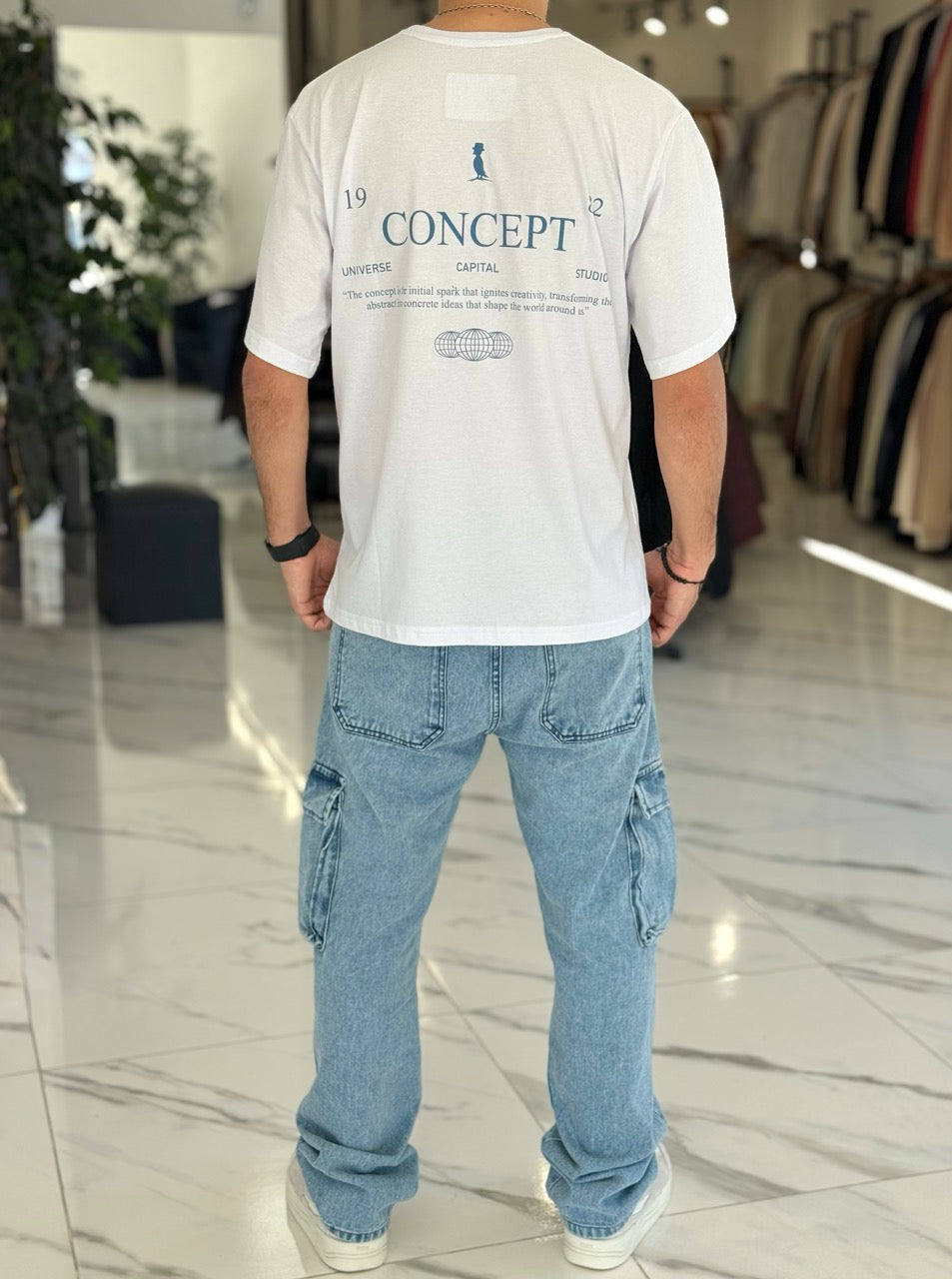 Remera oversize “Concept”