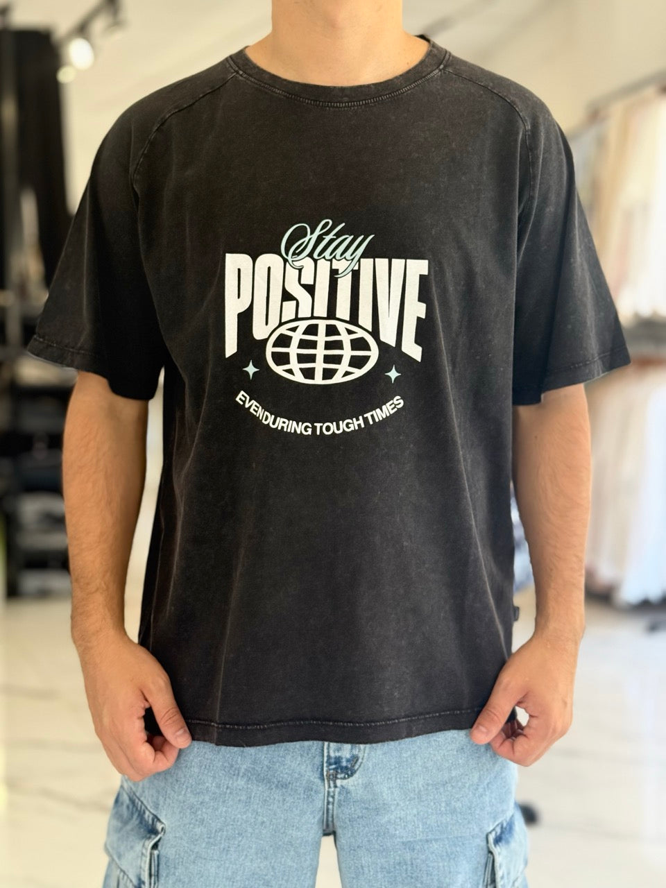 Remera oversize gastada "Positive"
