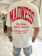 Remera oversize blanca "Madness"
