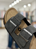 gris oscuro
