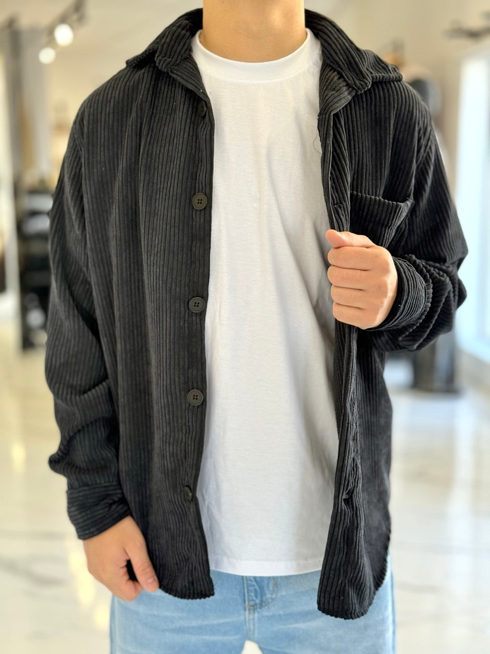 Sobrecamisa de pana negra