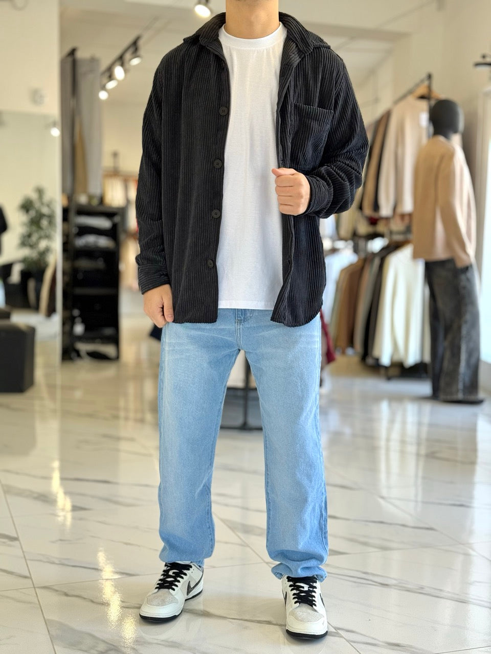 Sobrecamisa de pana negra