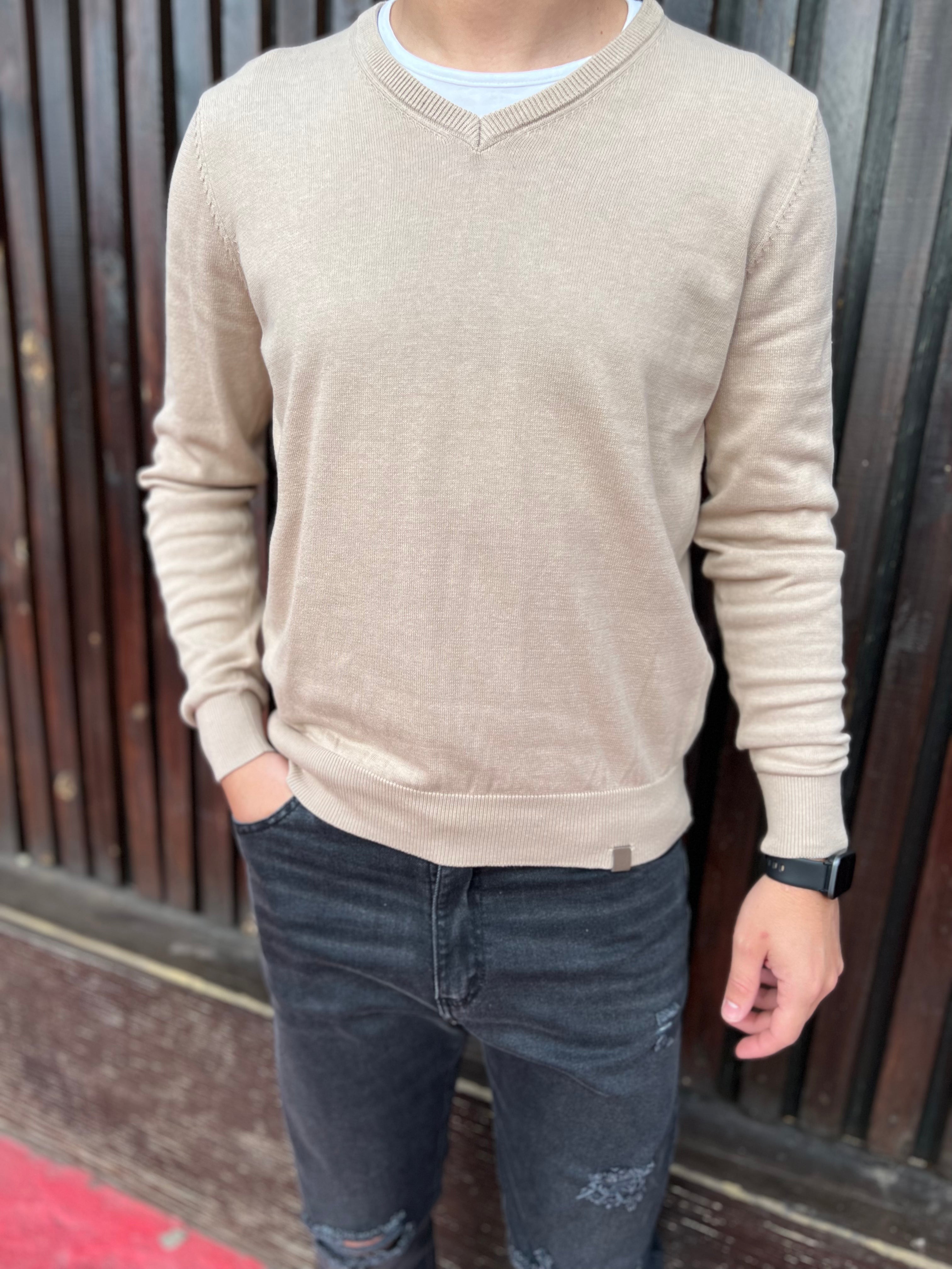 Buzo de algodón escote V beige